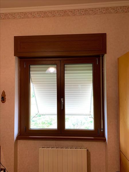 Infisso in alluminio tinto legno Pino